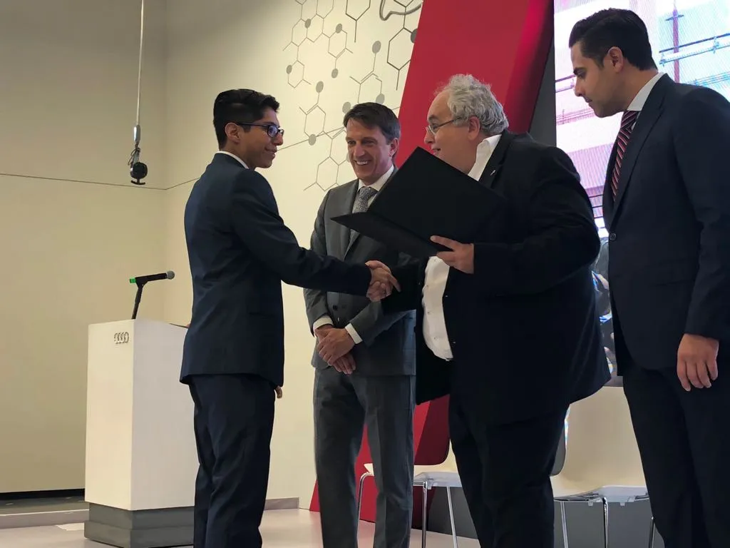 Audi México celebra graduación de su primera generación de aprendices