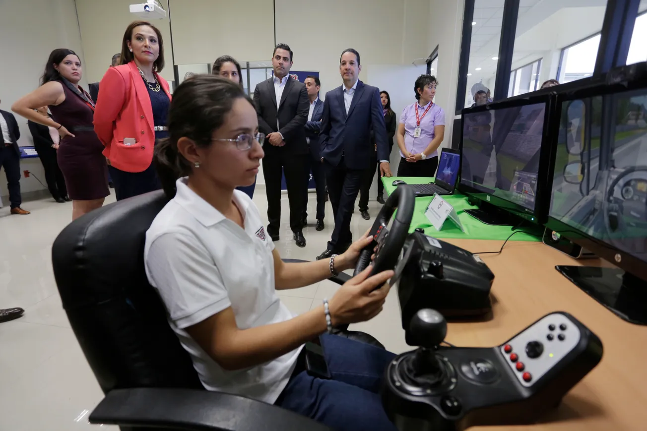 Inauguran centro de innnovación y desarrollo automotriz en querétaro