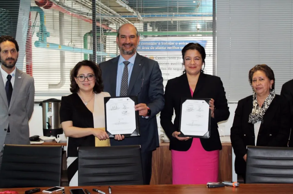 CLAUTEDOMEX firma convenio con STPS