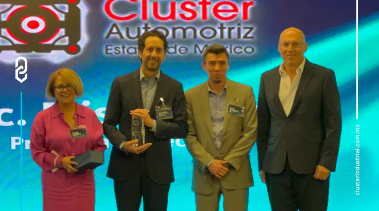 ClautEdoMex recibe reconocimiento a la innovacion de Siemens Software México