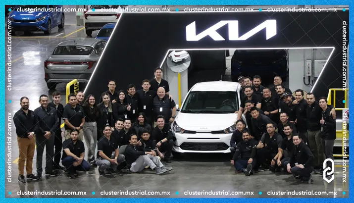 KIA produce la última unidad del KIA Rio en la planta de Pesquería